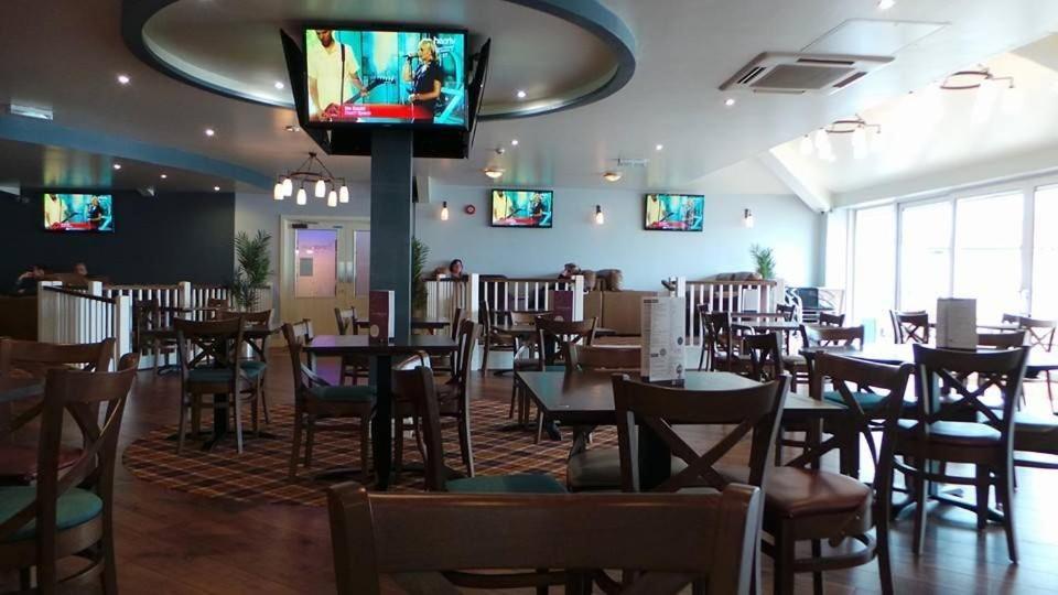 Caravan Hire Golden Sands Sea Front Kinmel Bay Экстерьер фото