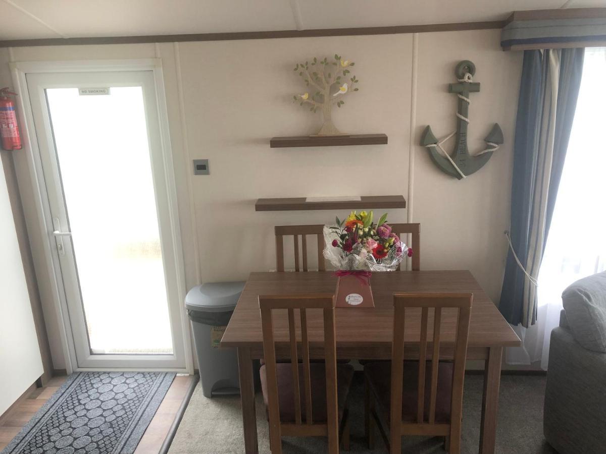 Caravan Hire Golden Sands Sea Front Kinmel Bay Экстерьер фото