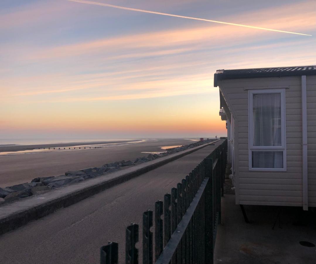 Caravan Hire Golden Sands Sea Front Kinmel Bay Экстерьер фото