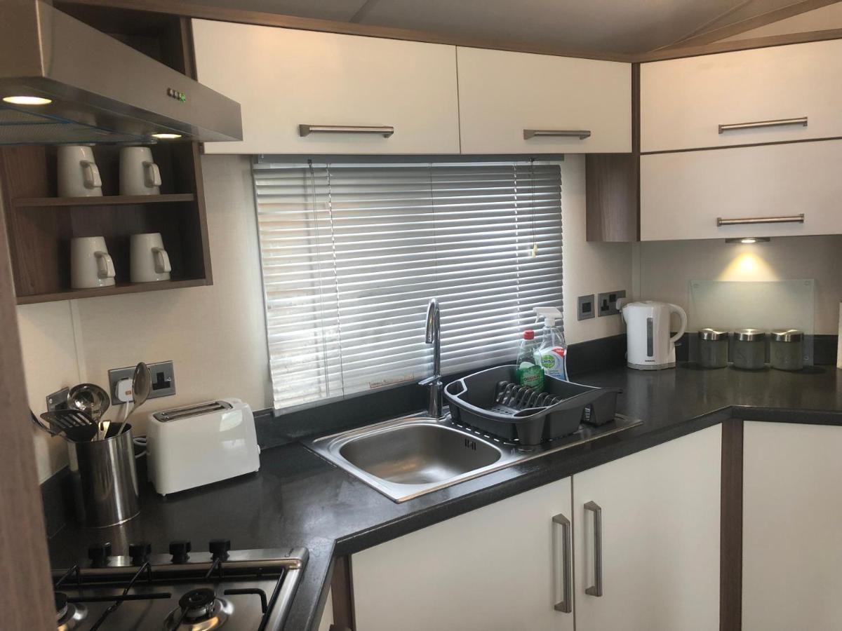 Caravan Hire Golden Sands Sea Front Kinmel Bay Экстерьер фото