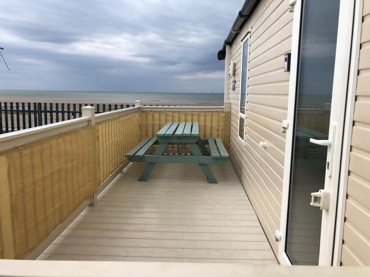 Caravan Hire Golden Sands Sea Front Kinmel Bay Экстерьер фото